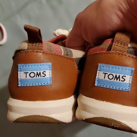 TOMS  PLAID  SHOES  7W - Picture 3 of 6